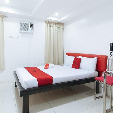 Hotel RedDoorz @ DBuilders Bangkal Makati Makati City Exterior foto