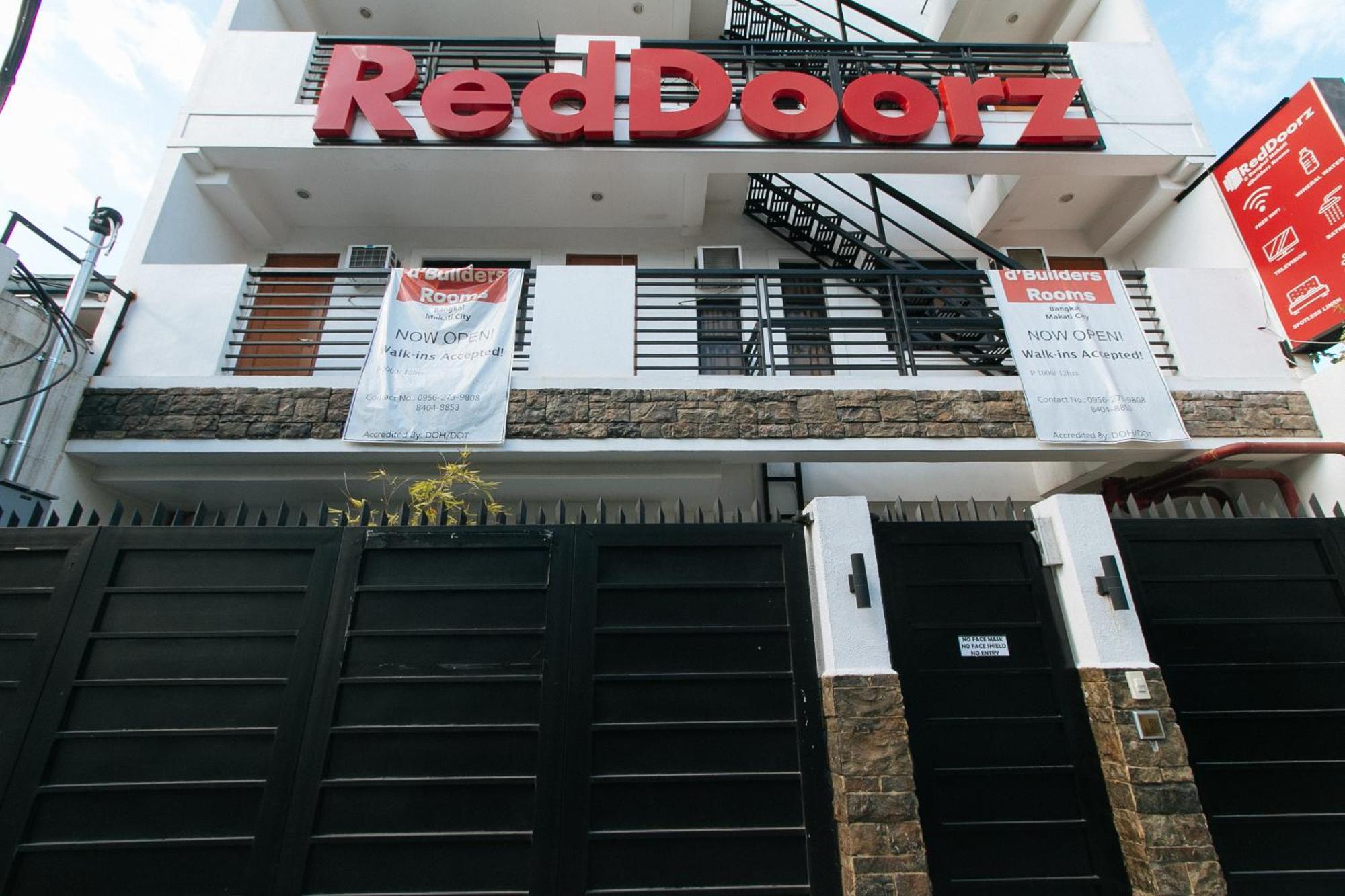 Hotel RedDoorz @ DBuilders Bangkal Makati Makati City Exterior foto